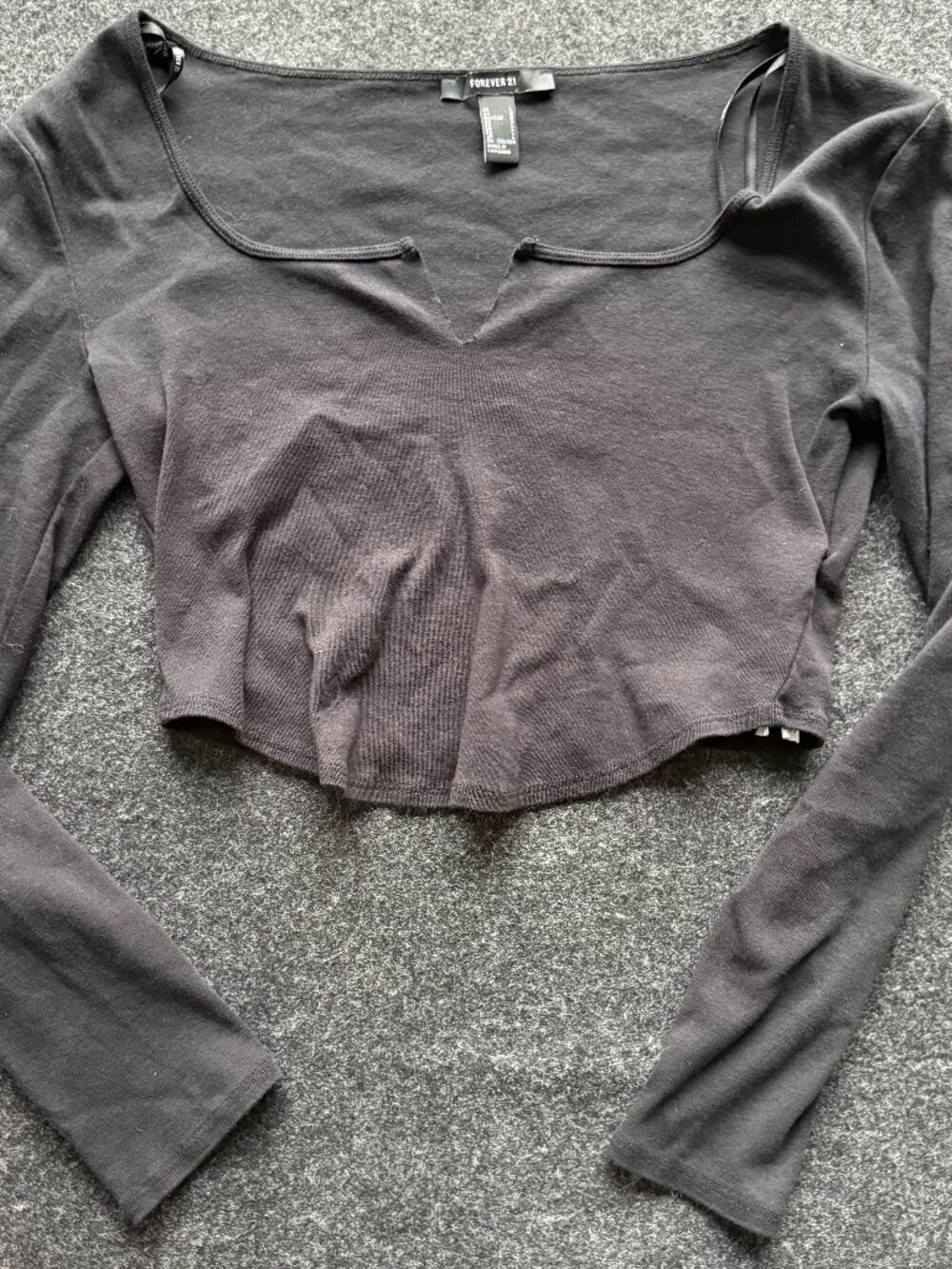 Forever 21 Black Notch Neck Long Sleeve Crop Top Large